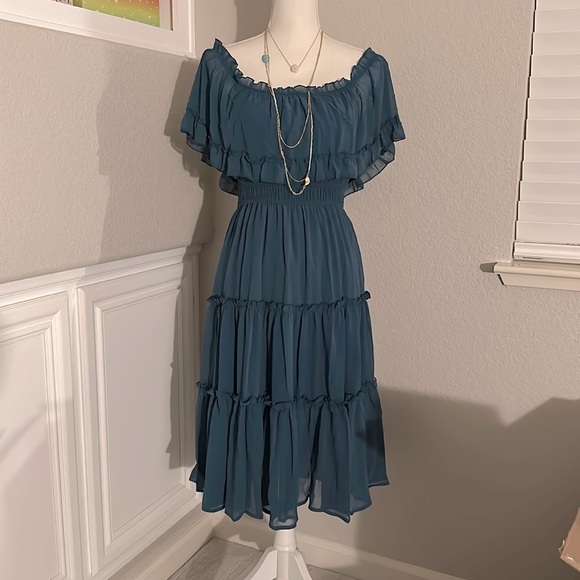 Off shoulder Dress NEW - Picture 4 of 9
